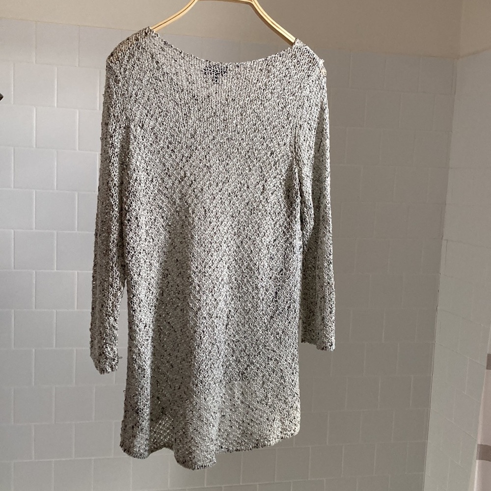 Limited Sweater - Picture 2 of 7